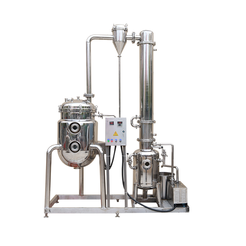 Vacuum vacuum concentration and extraction tank